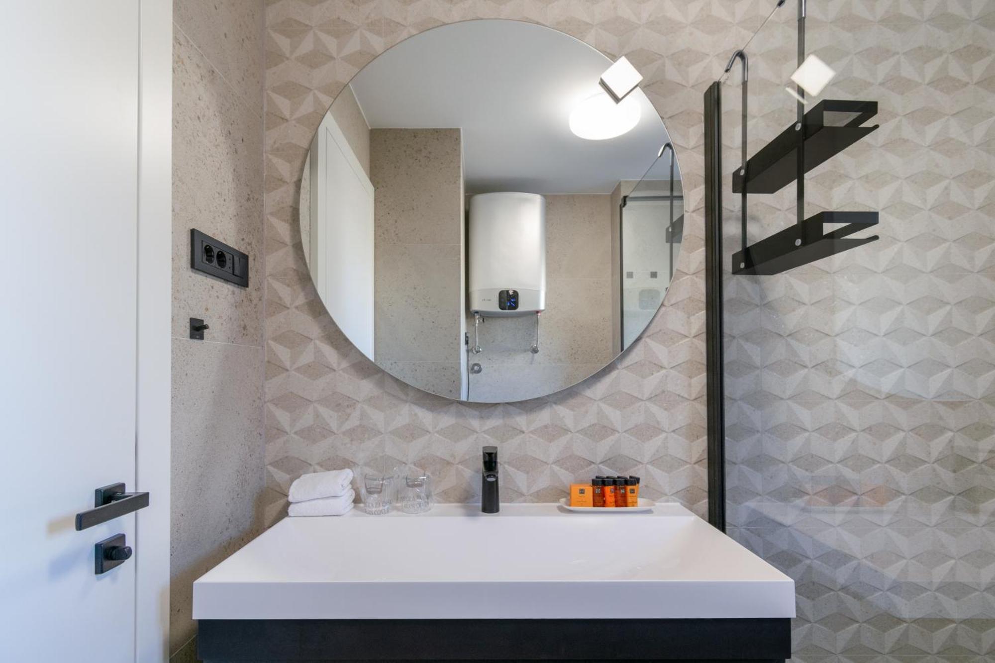 Lux Apartment Aleo มาคาร์สกา ภายนอก รูปภาพ